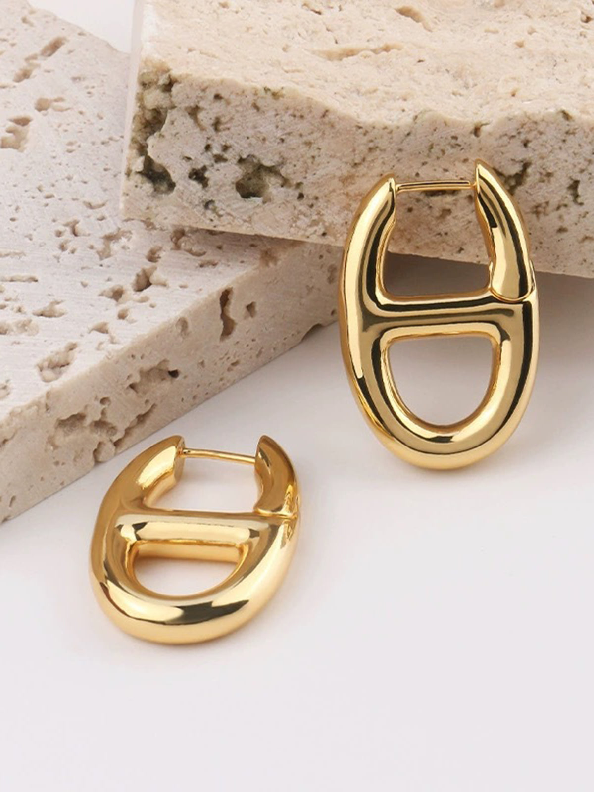 Minimalist Oval Earrings — Gold — Svelte Chic