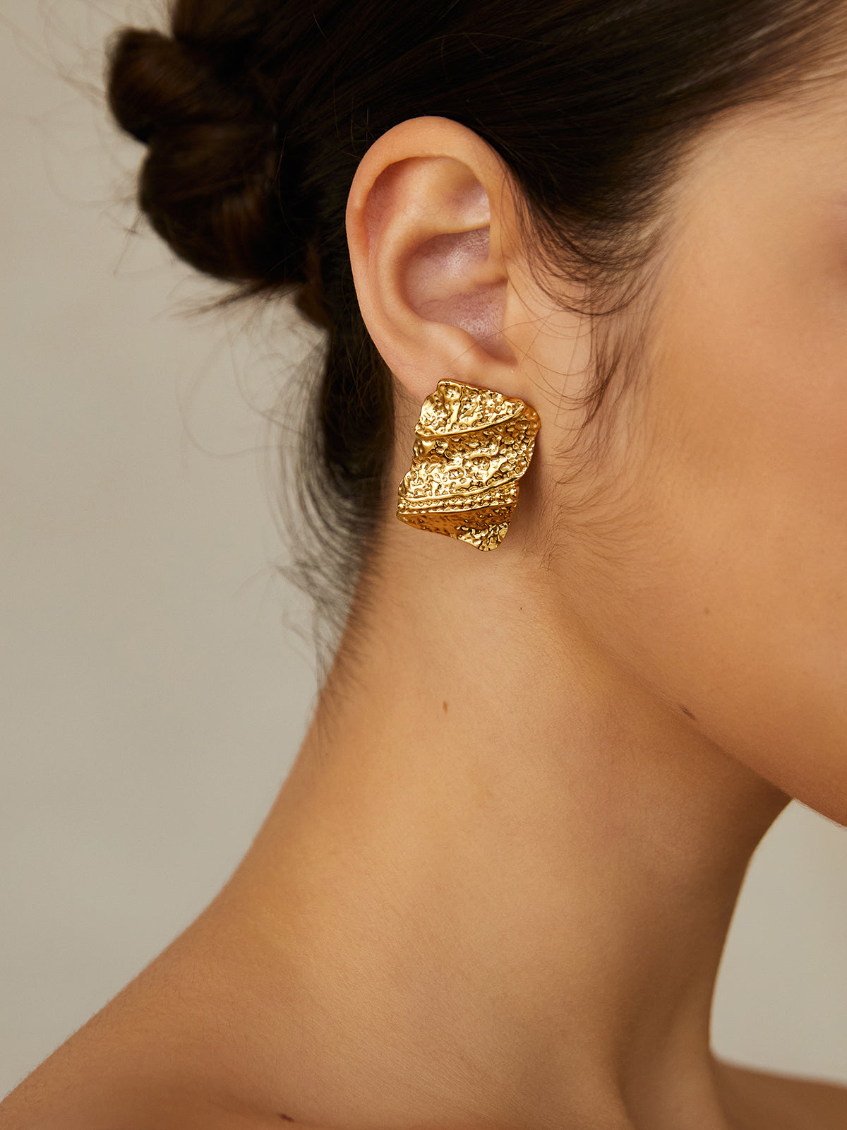 Square Earrings in Gold — Svelte Chic