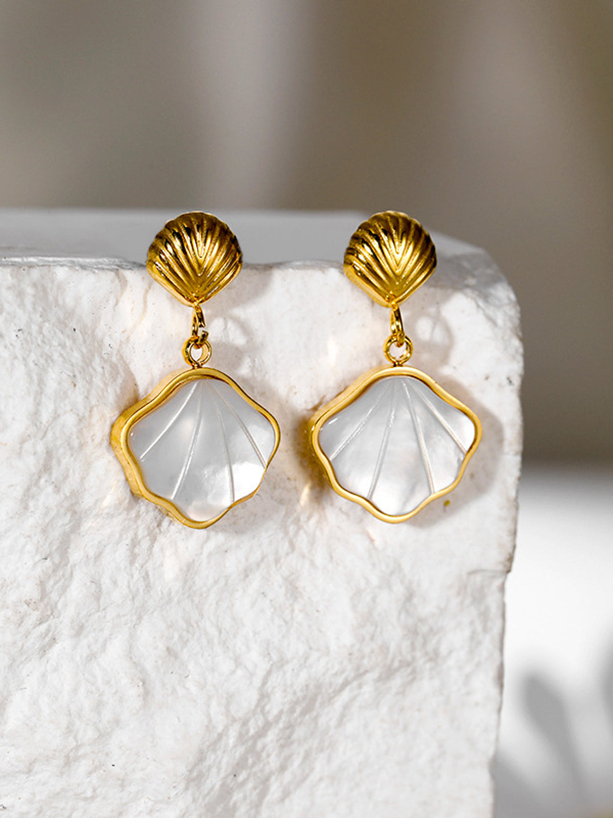 Pearl Seashell Earrings — Svelte Chic