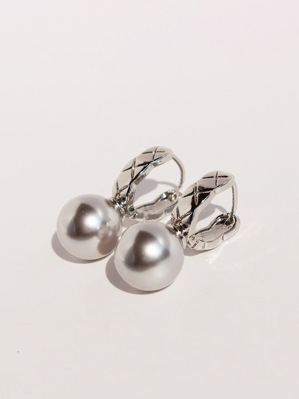 Rhombus U-Shape Pearl Earrings — Svelte Chic
