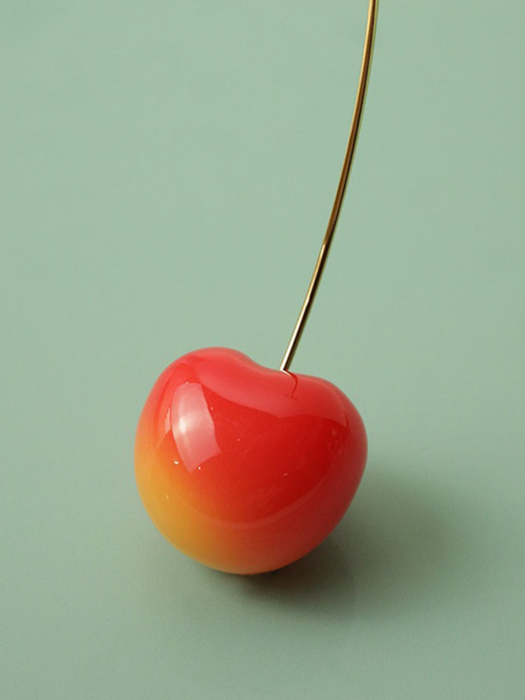 Очарователни обеци с череша