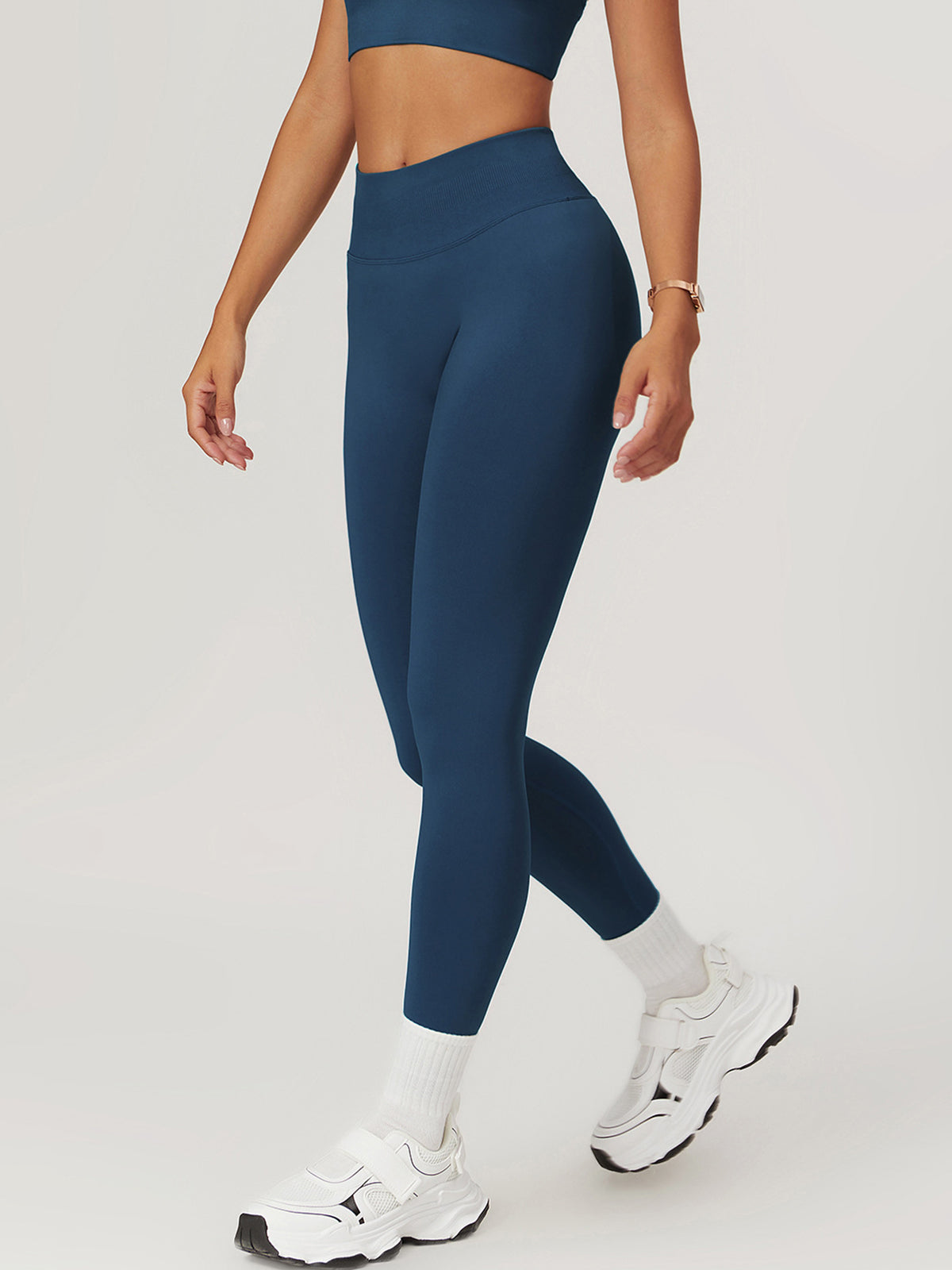 Seamless Quick-Dry Leggings in Navy — Svelte Chic