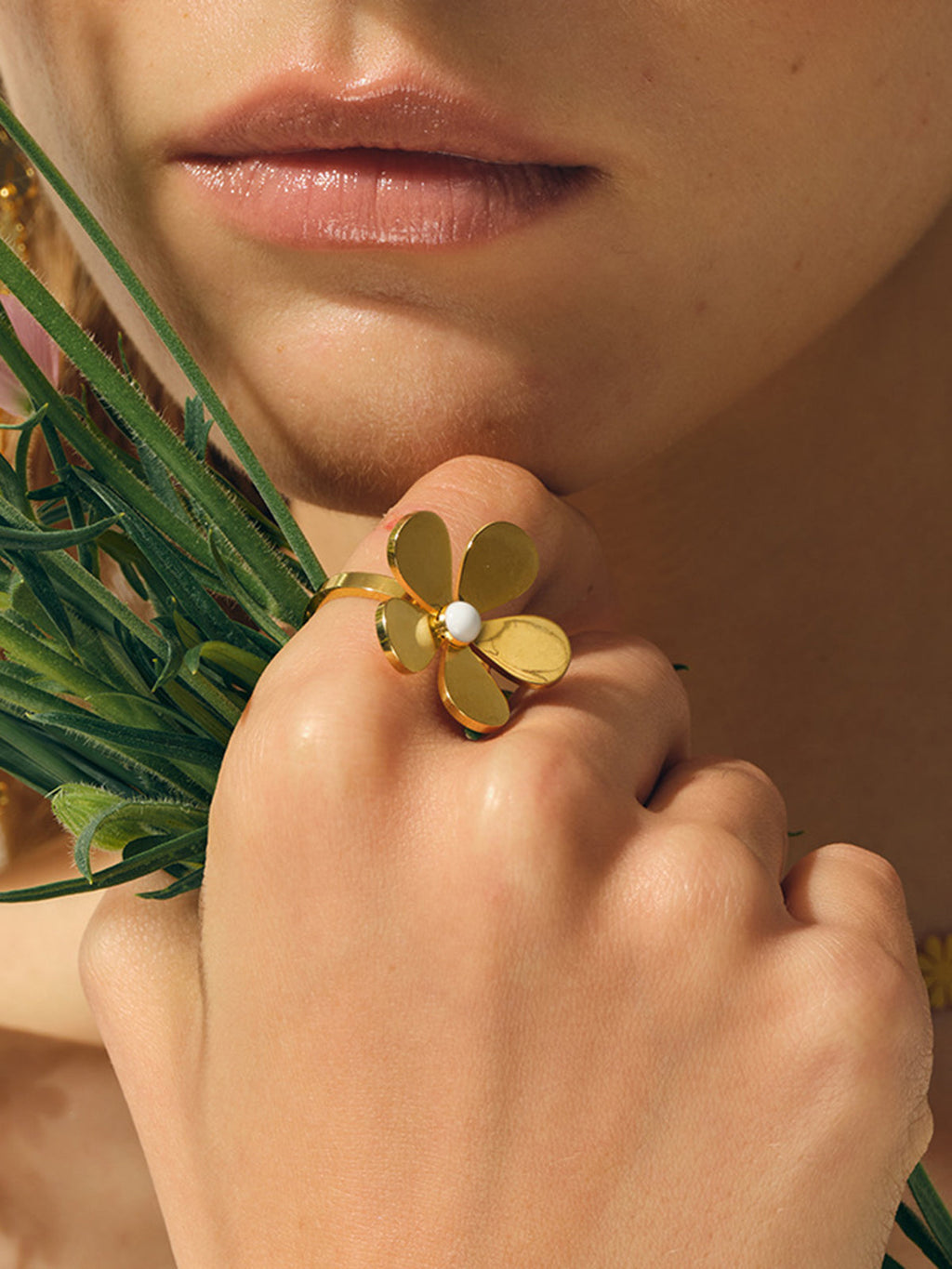 Enamel Daisy Ring — Svelte Chic