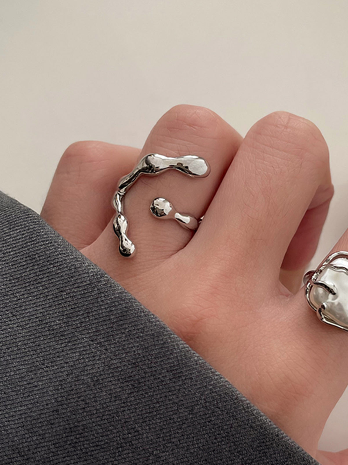 Minimalist Crescent Moon Ring — Svelte Chic