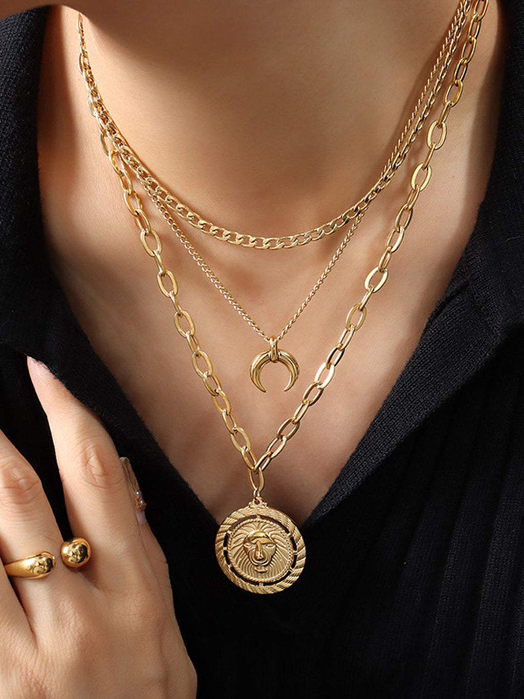 Layered Moon and Lion Circle Necklace in Gold — Svelte Chic