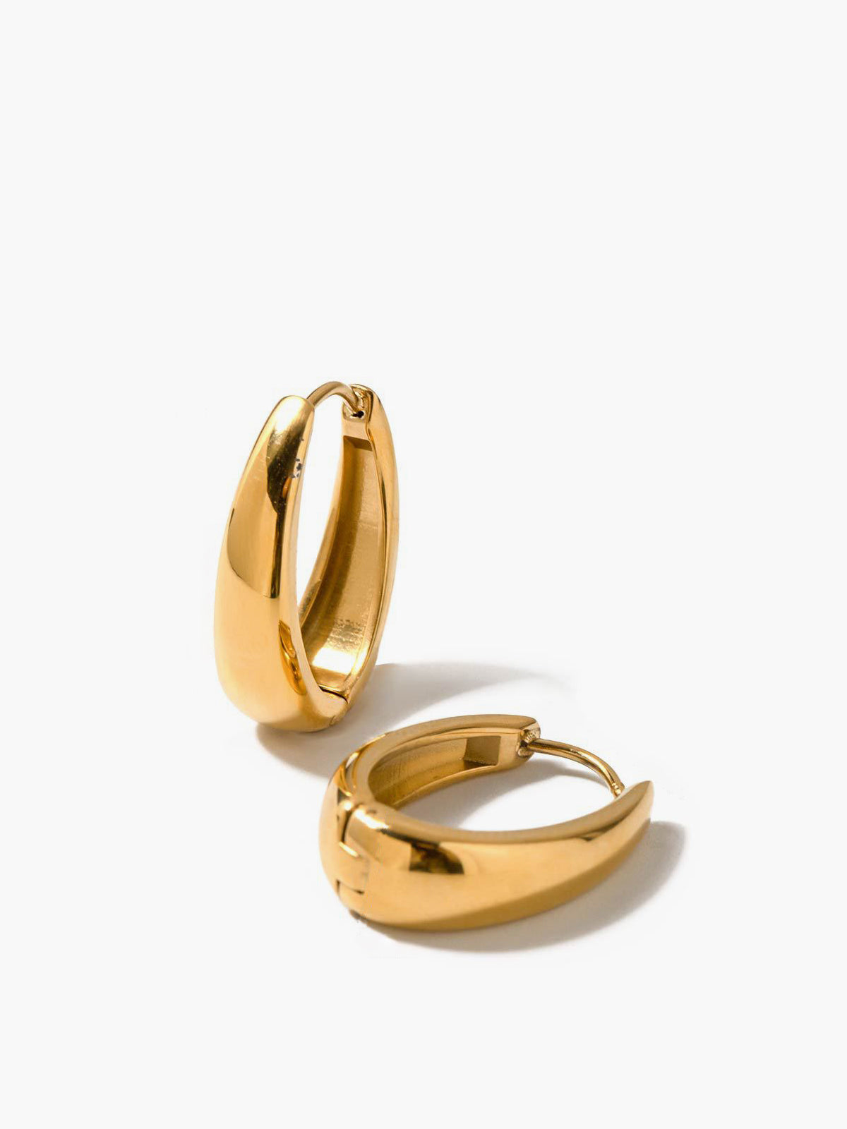Minimalist Huggie Hoop Earrings in Gold — Svelte Chic