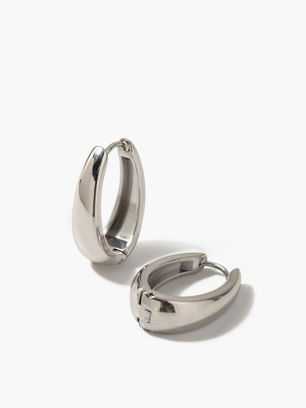 Minimalist Huggie Hoop Earrings in Silver — Svelte Chic