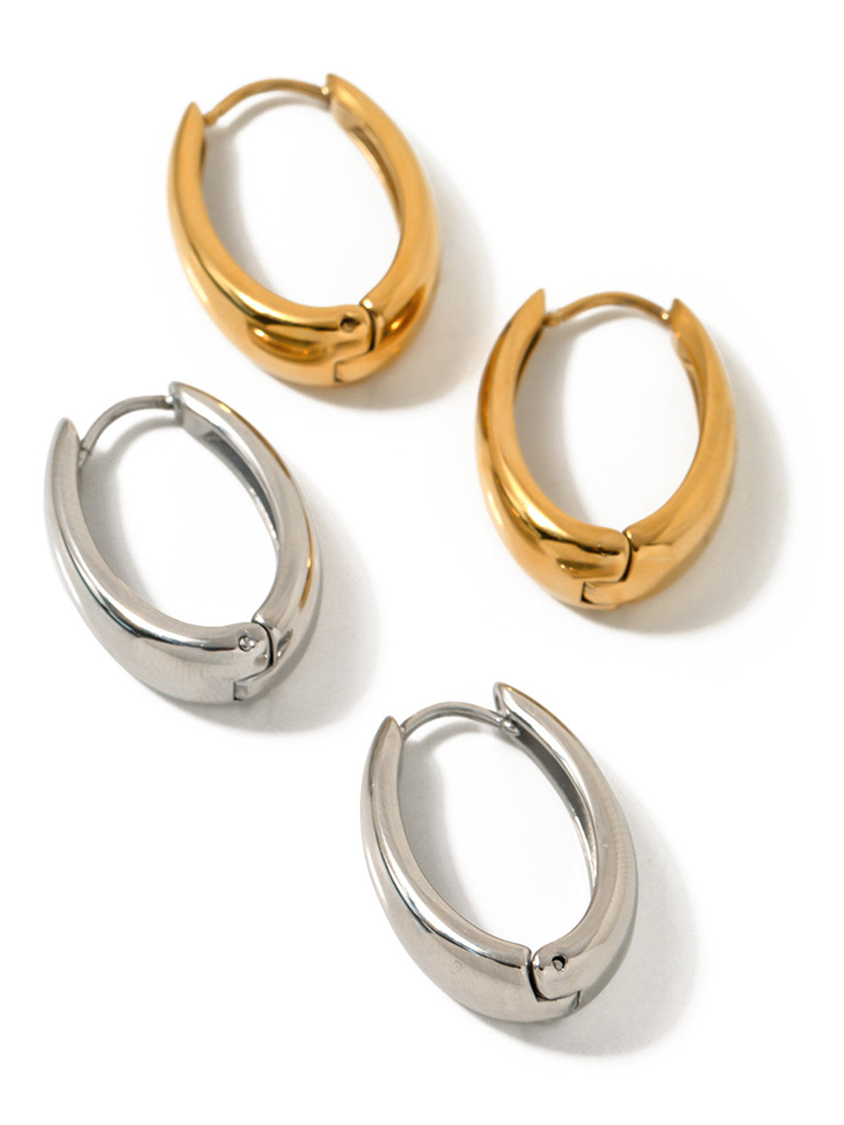Minimalist Huggie Hoop Earrings — Svelte Chic
