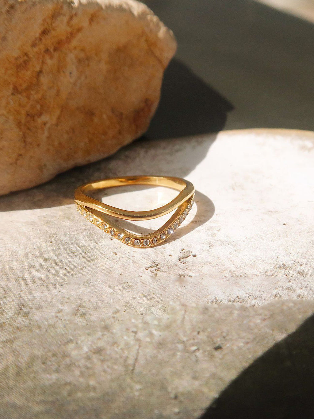 Diamanté Wave Ring in Gold — Svelte Chic