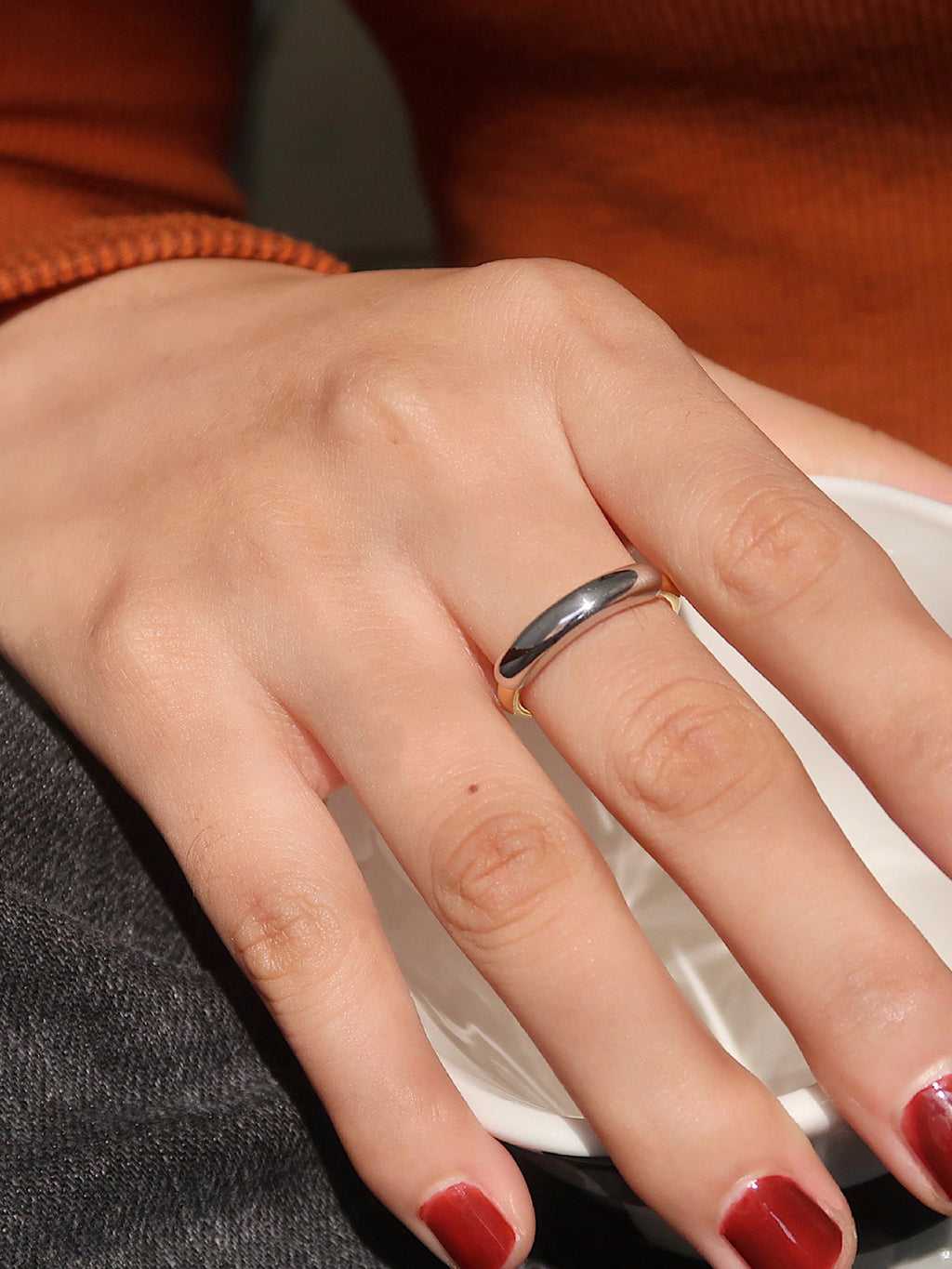 Two-Tone Glossy Hoop Ring — Svelte Chic