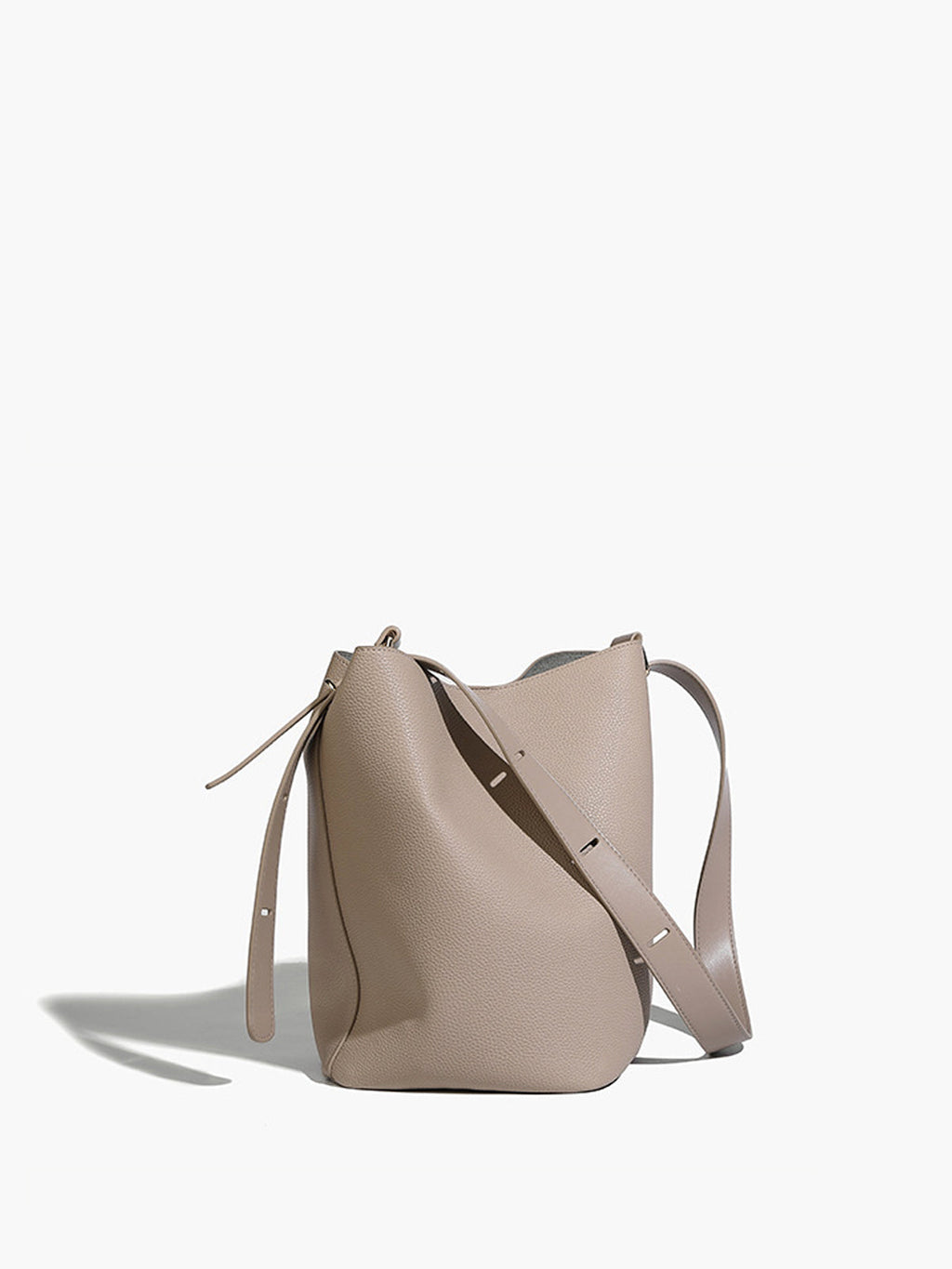 Adjustable Strap Bucket Bag — Svelte Chic