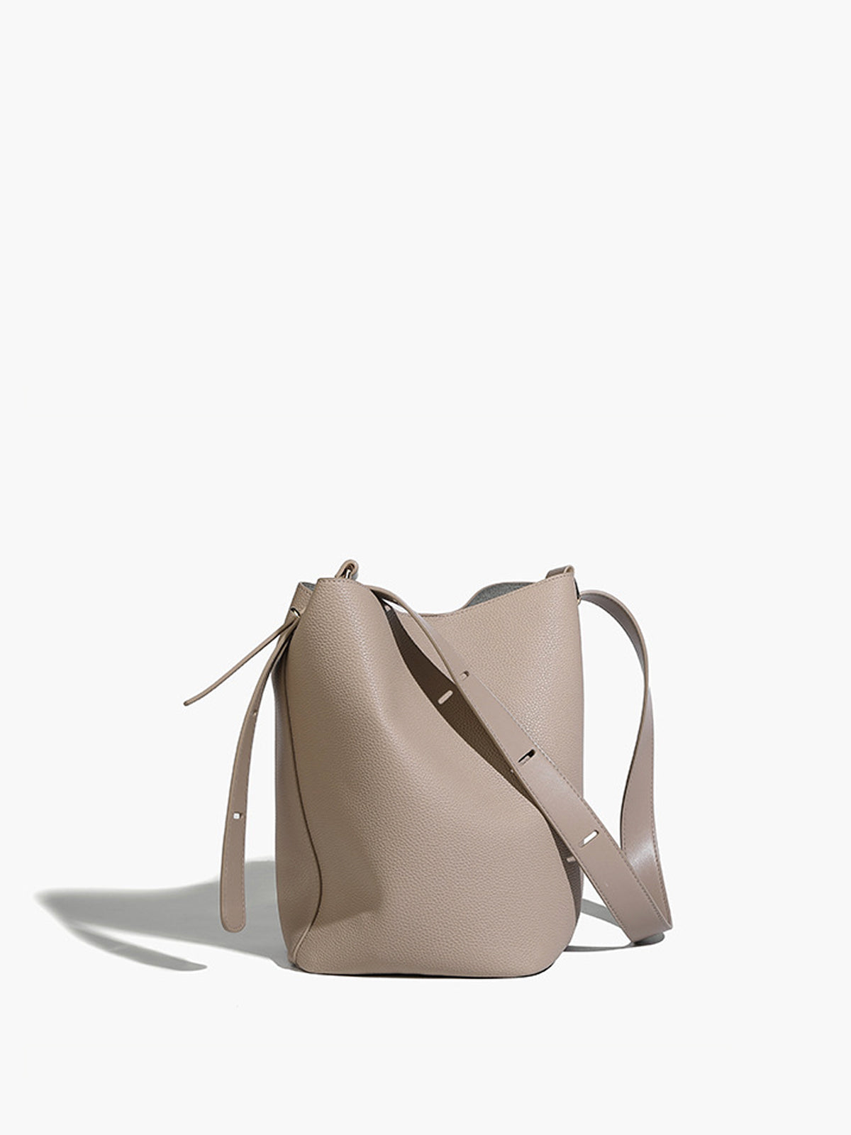 Adjustable Strap Bucket Bag — Svelte Chic