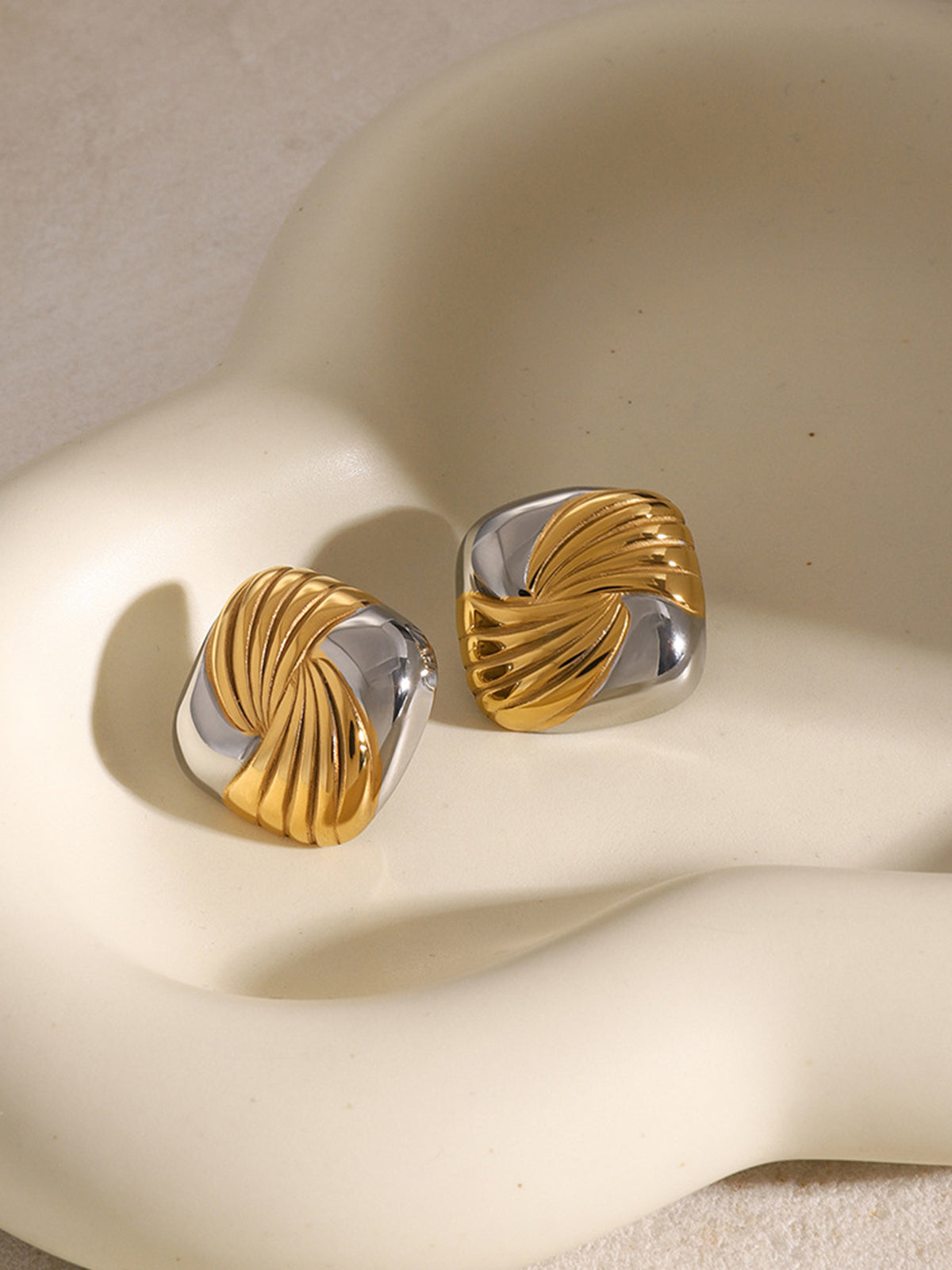 Two-Tone Ripple Square Earrings — Svelte Chic