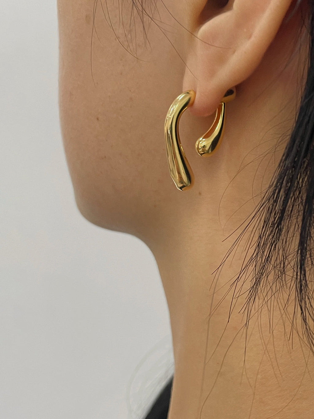 Irregular Twist Stud Earrings in Gold — Svelte Chic