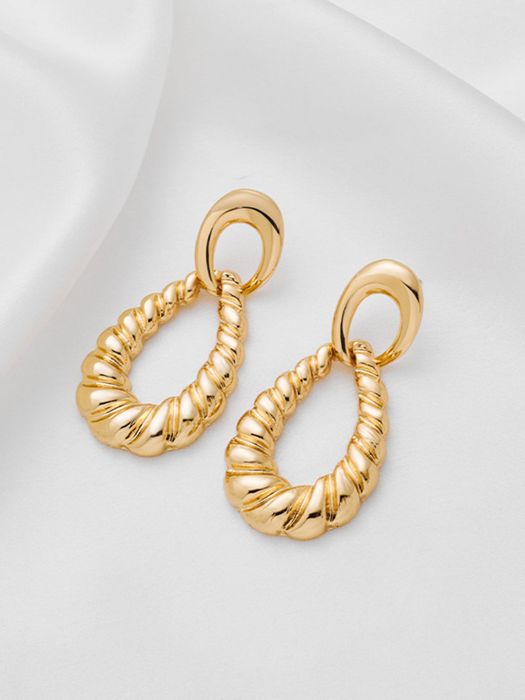 Twisted Doorknocker Drop Earrings in Gold — Svelte Chic