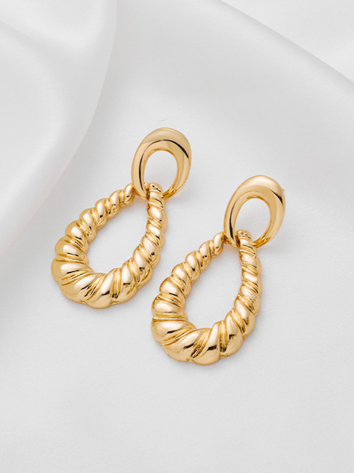 Twisted Doorknocker Drop Earrings in Gold — Svelte Chic