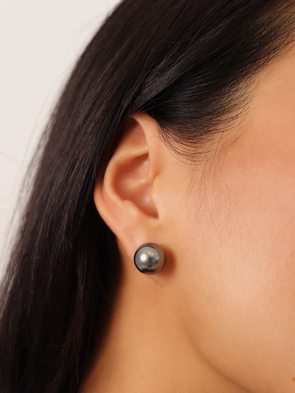 Silver Pearl Stud Earrings — Svelte Chic