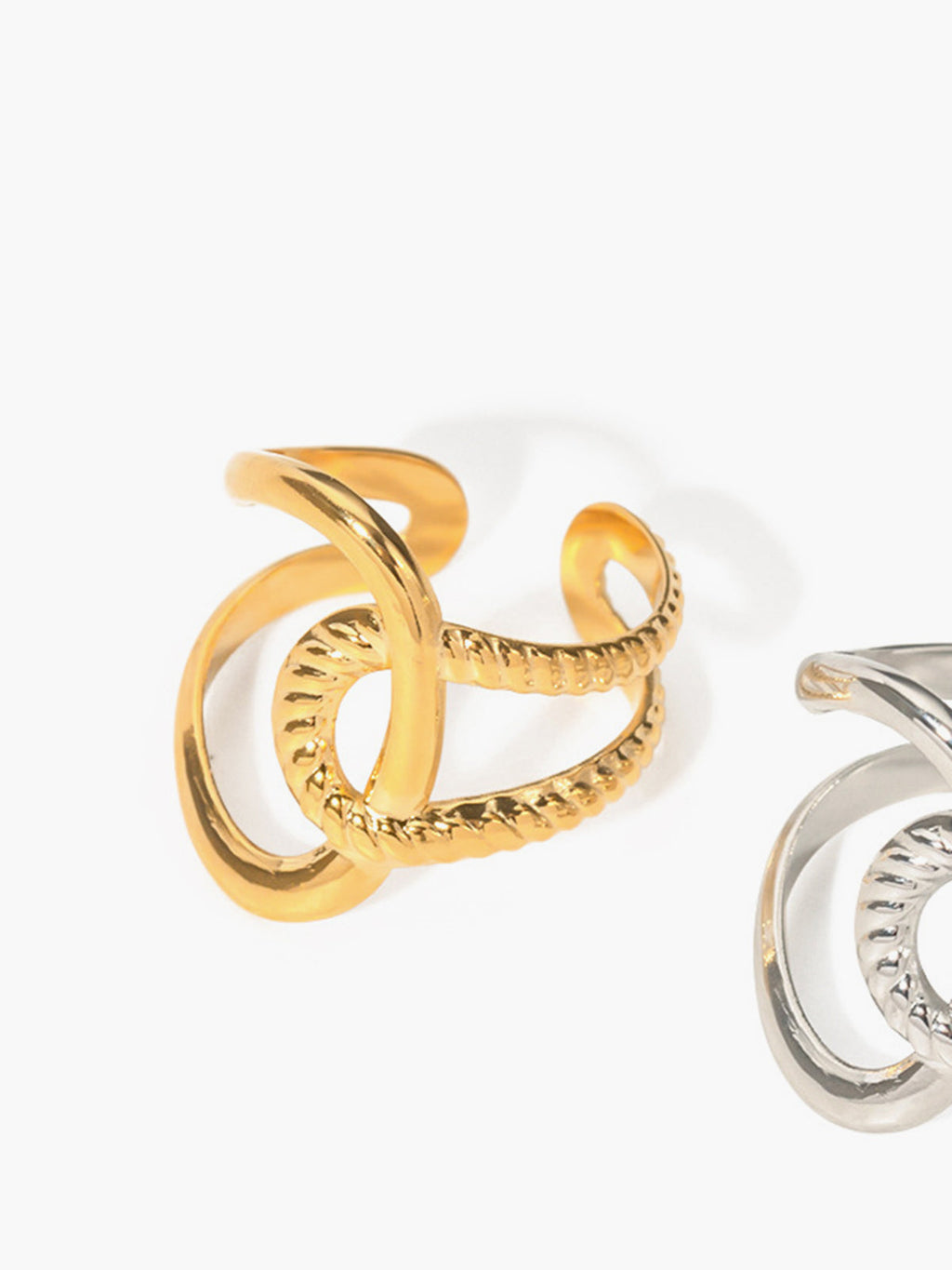 Ripple Twist Ring — Svelte Chic