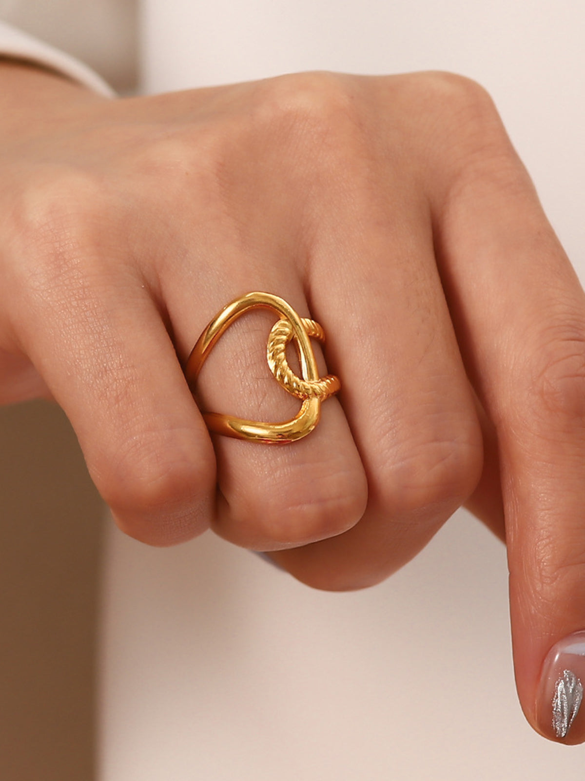 Ripple Twist Ring in Gold — Svelte Chic