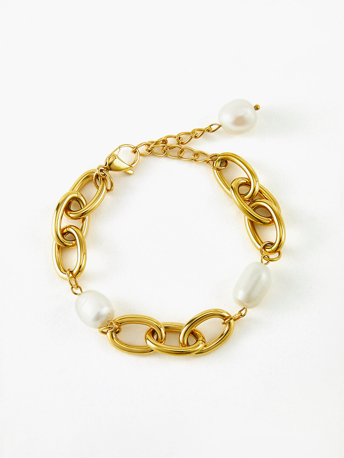 Oval Pearl Chain Bracelet in Gold — Svelte Chic