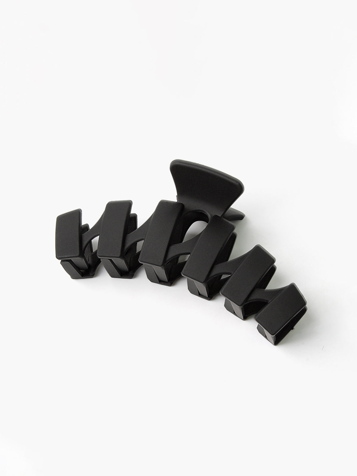 Plain Retro Hair Claw in Black — Svelte Chic