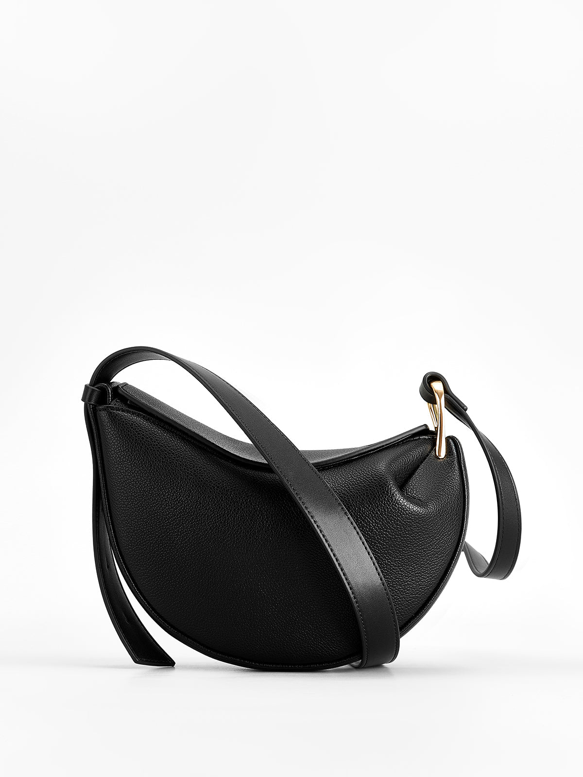 Textured Magnetic Crossbody Bag in Black — Svelte Chic