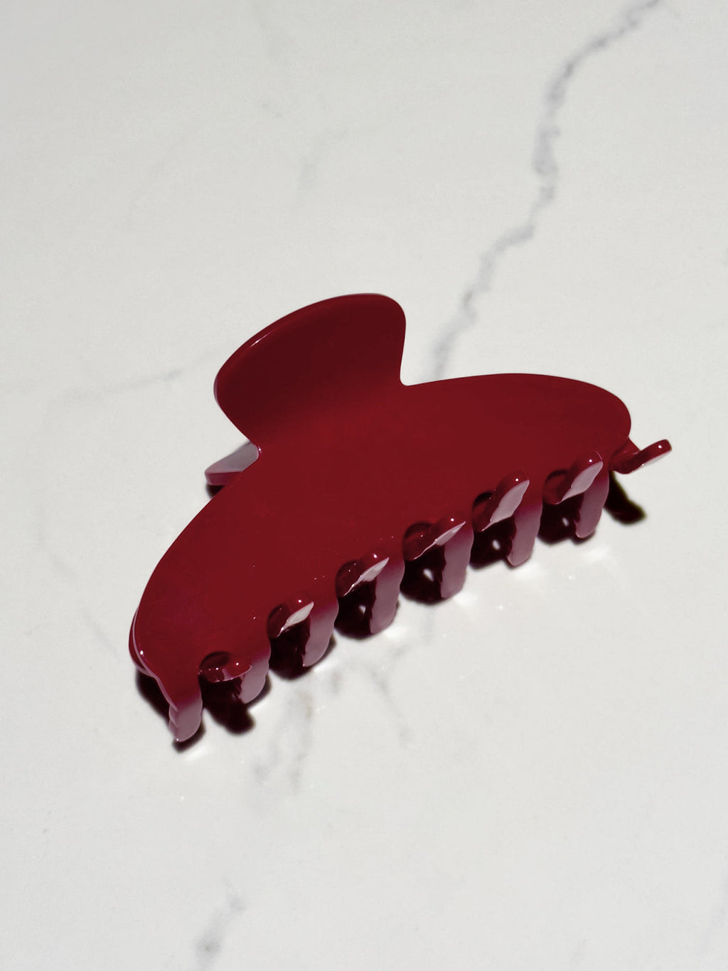 Retro Glossy Hair Claw in Burgundy — Svelte Chic