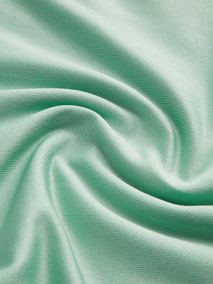 Елегантна вечерна плисирана рокля с кръстосан гръб и колан 