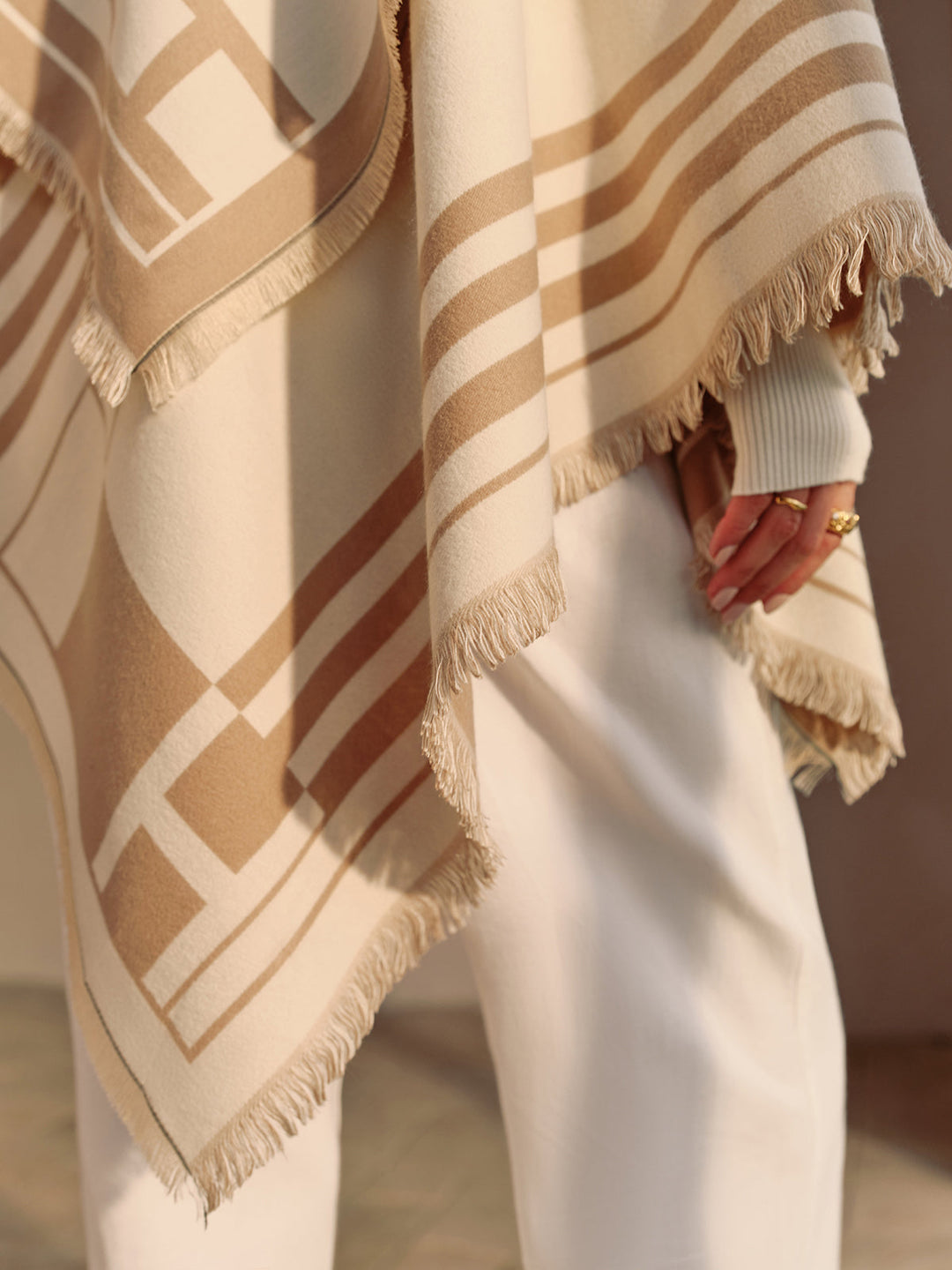 Şık Püsküllü Sıcak Şal