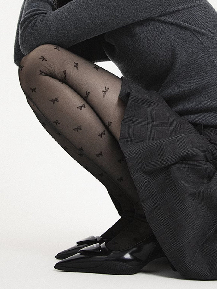 Küçük Fiyonk Desenli Tül Çorap