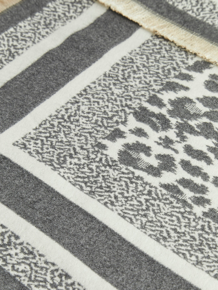 Шал с пискюли 