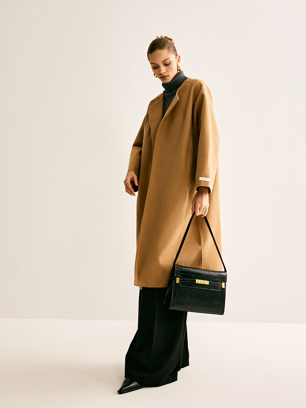 Crocodile Embossed Shoulder Bag — Svelte Chic