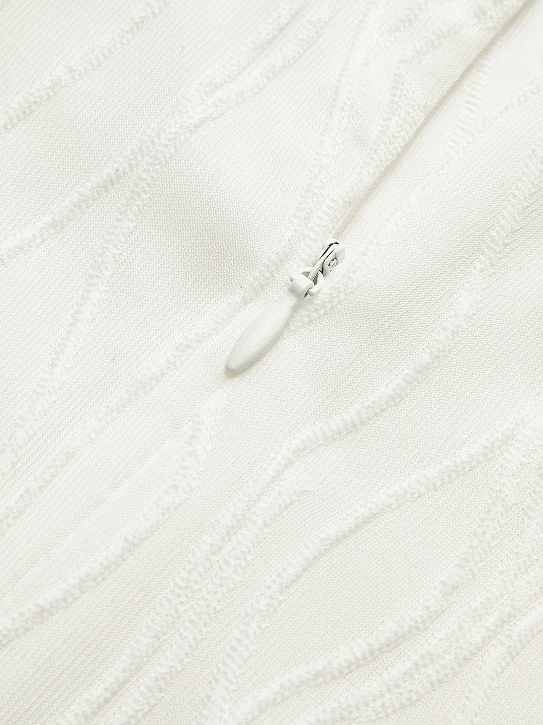 Рокля с волани и копчета 