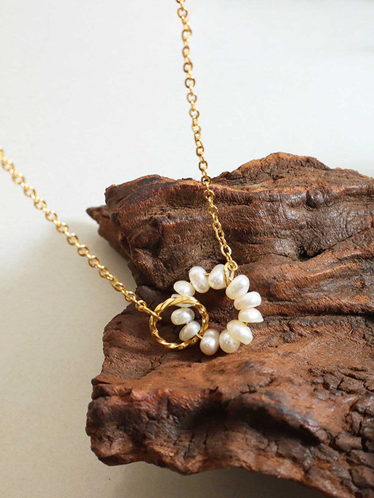 Oval Pearl Pendant Necklace — Svelte Chic