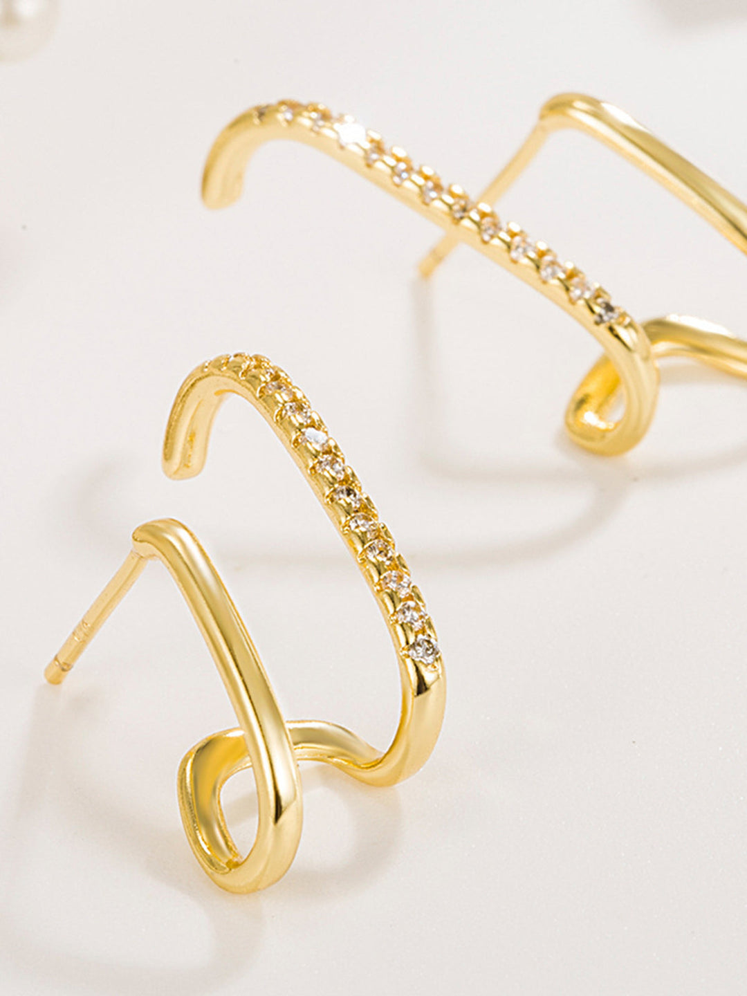 Геометрична циркониева клечка за ухо 