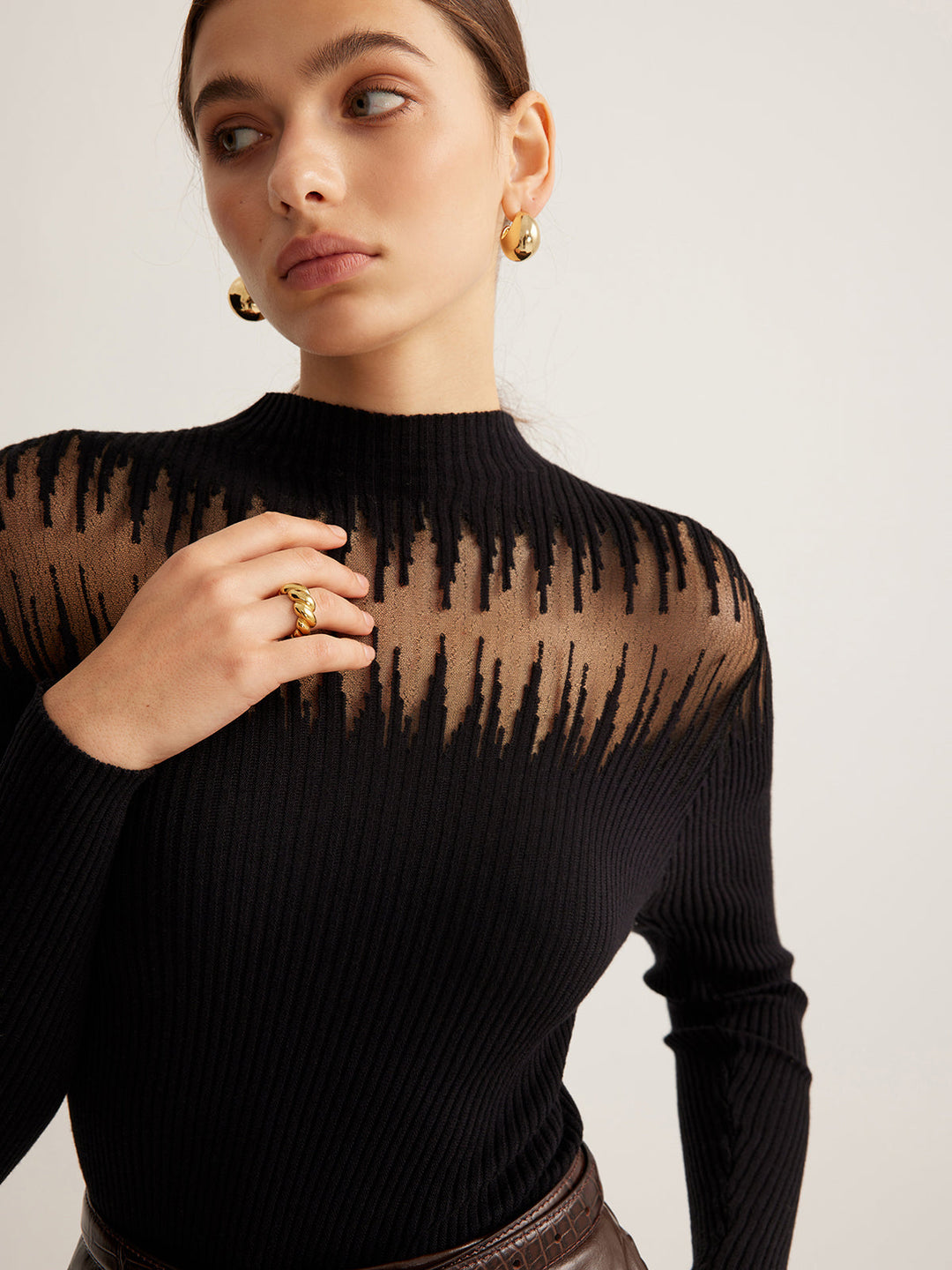 Mock Yaka Şeffaf Paneled Triko Üst