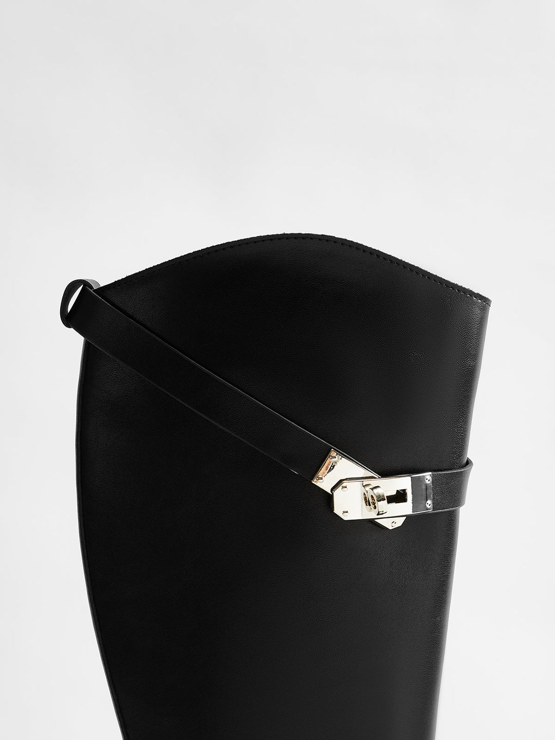 Рицарски ботуши над коляното с колан 