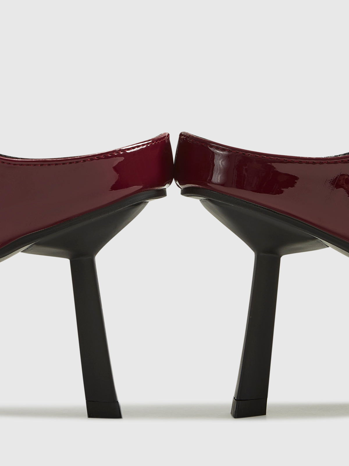 Slim Pointed Toe Slingback Heels — Svelte Chic