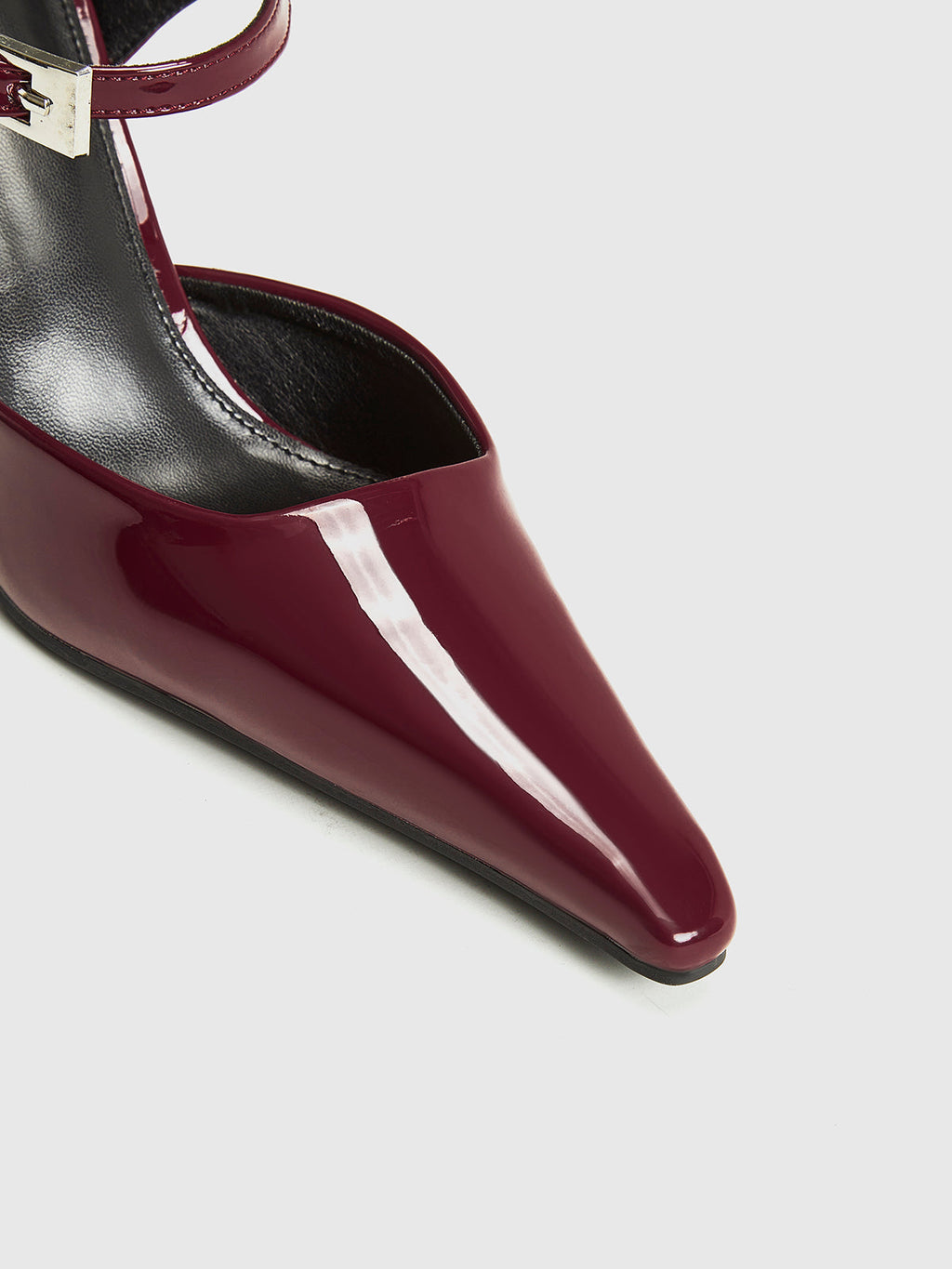Pointed Toe Slingback Heels — Svelte Chic