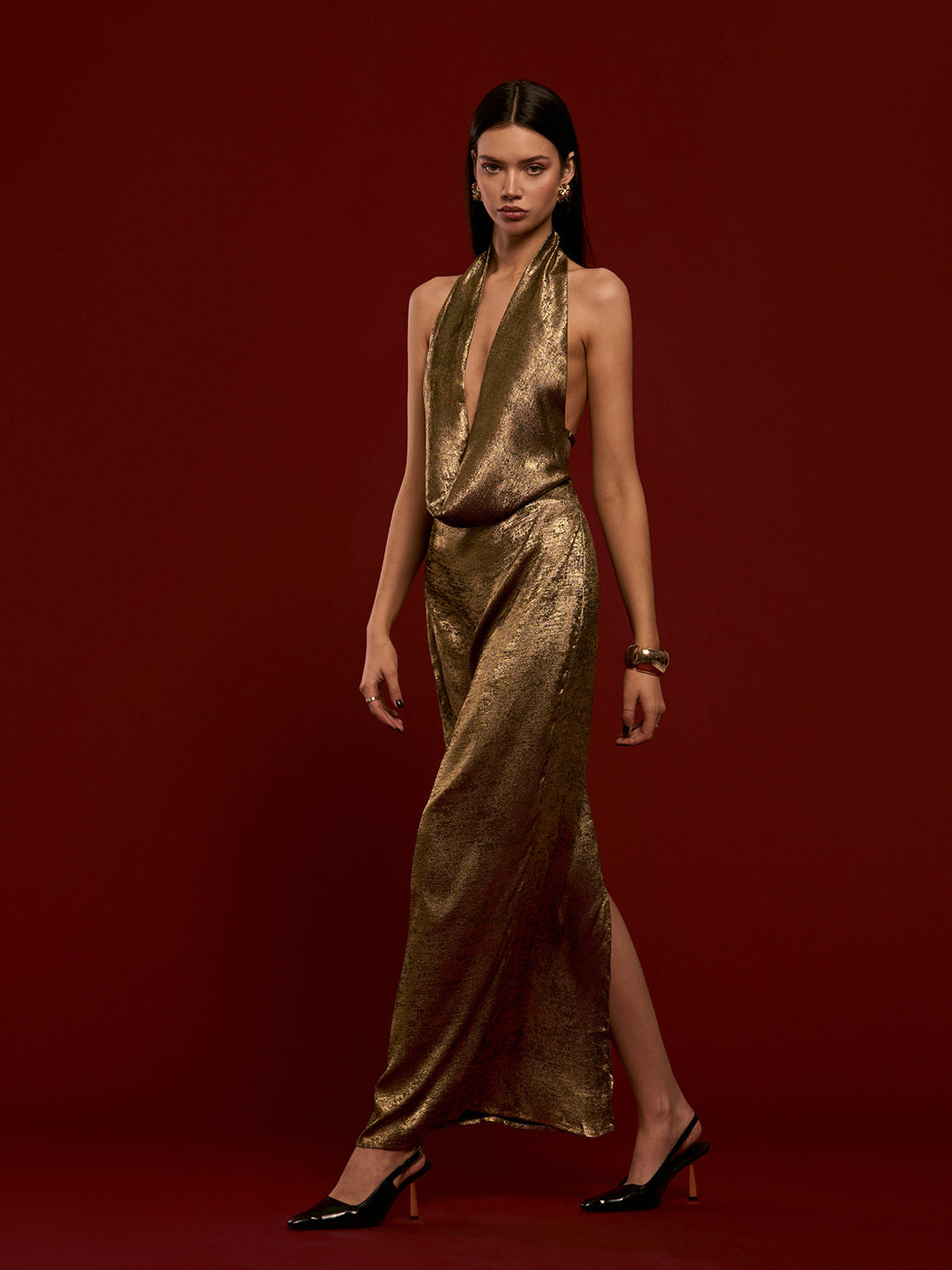 Sırtı Açık Fırfırlı Askılı Elbise