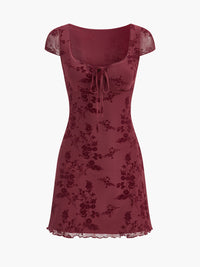 Şık Çiçekli Bağlamalı Elbise ve Volanlı Etek