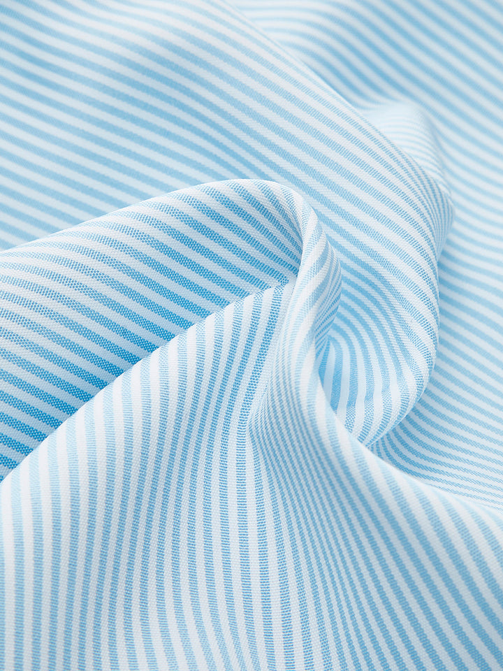 Şık Çizgili Bikini Takımı ve Uyumlu Şortlar