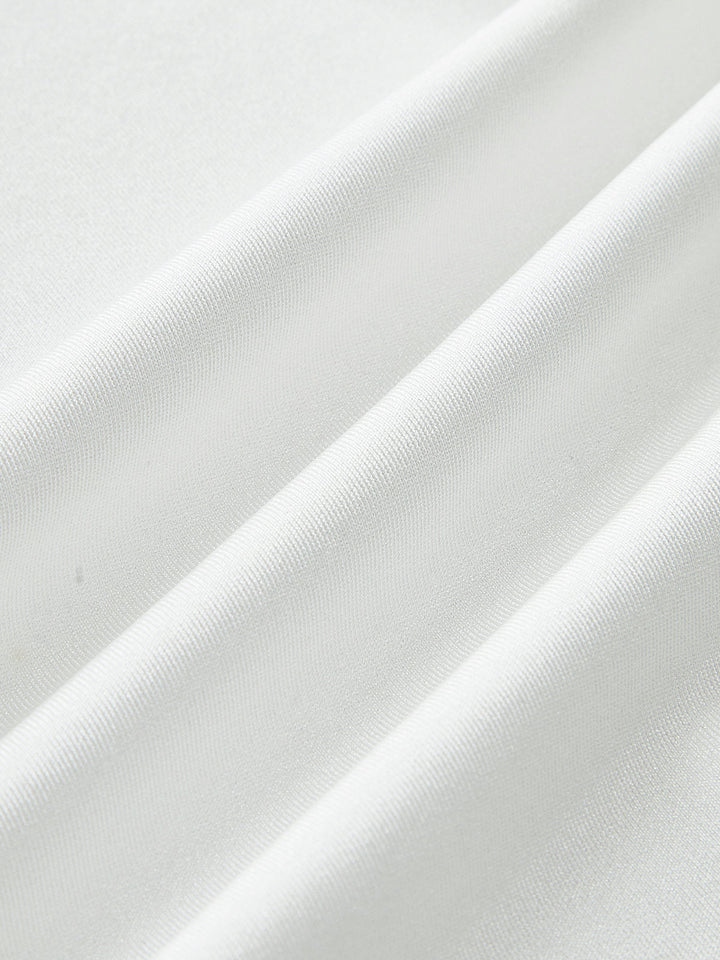 Елегантен златен бикини с детайли и стилно закопчаване