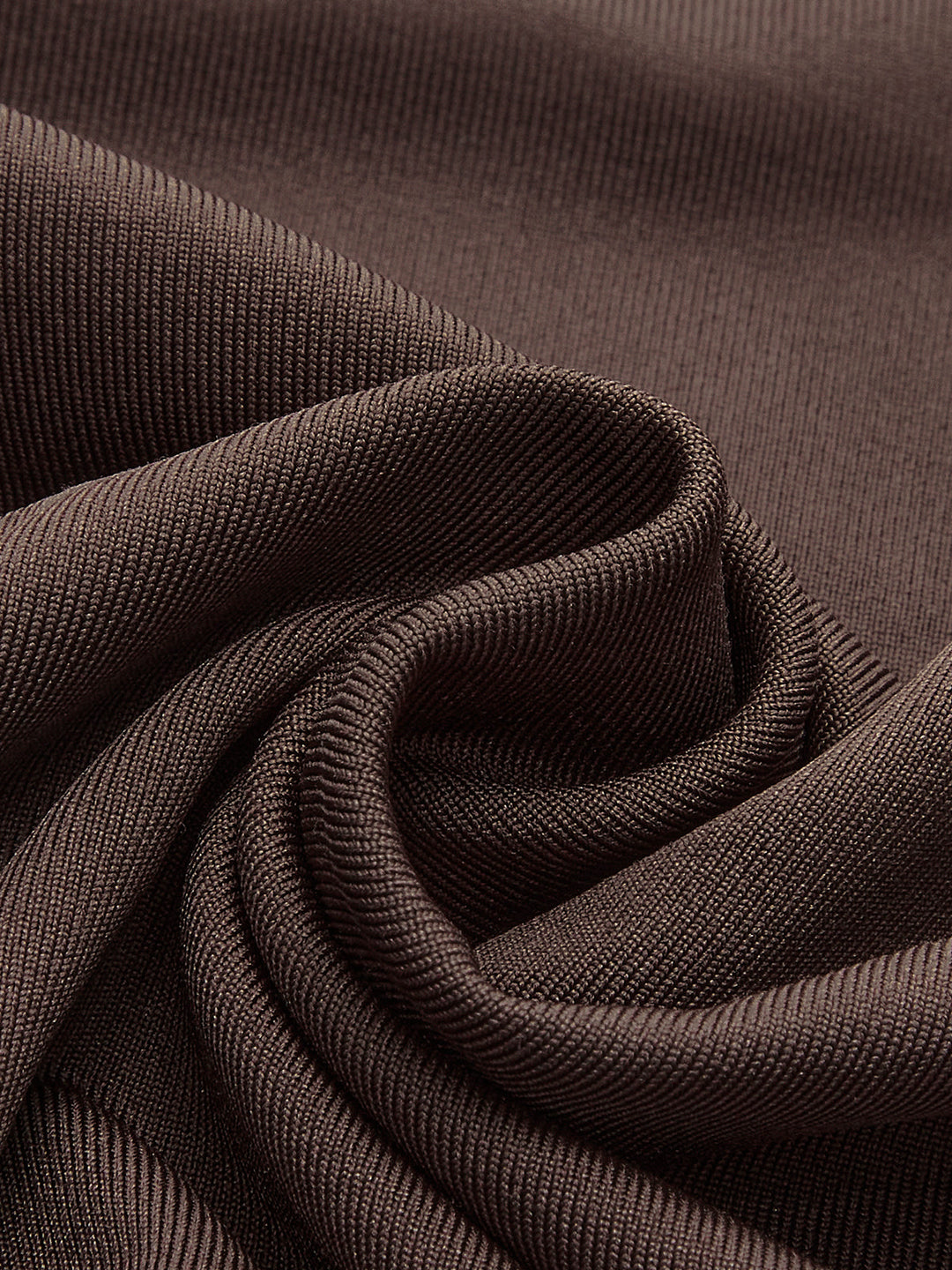 Şık Fırfırlı Göğüs Abiye Elbisesi, Zarif Ağ Detayları ve Şık Düğüm Aksanıyla