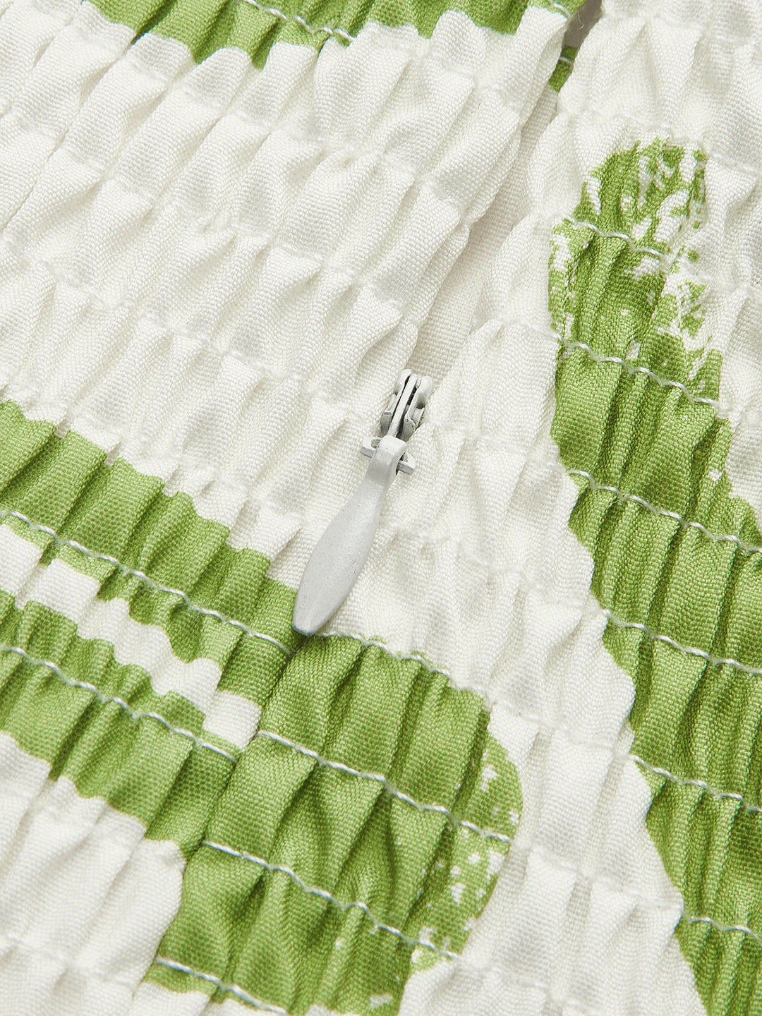 Şık Burgu Ön Sırasız Pliseli Elbise ile Zahmetsiz Zarafet