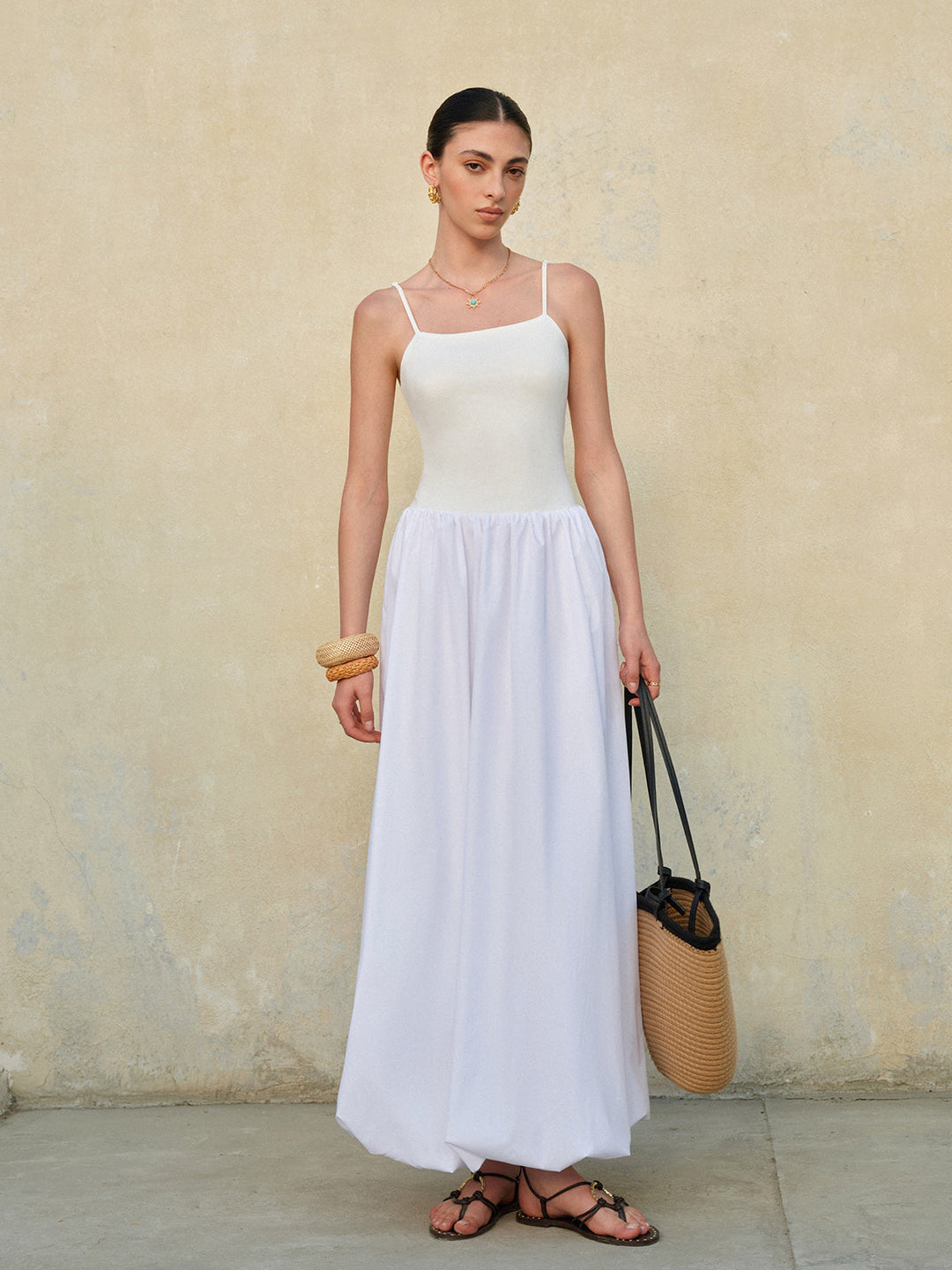 Şık Balon Etek Askılı Elbise ile Kusursuz Bir Görünüm