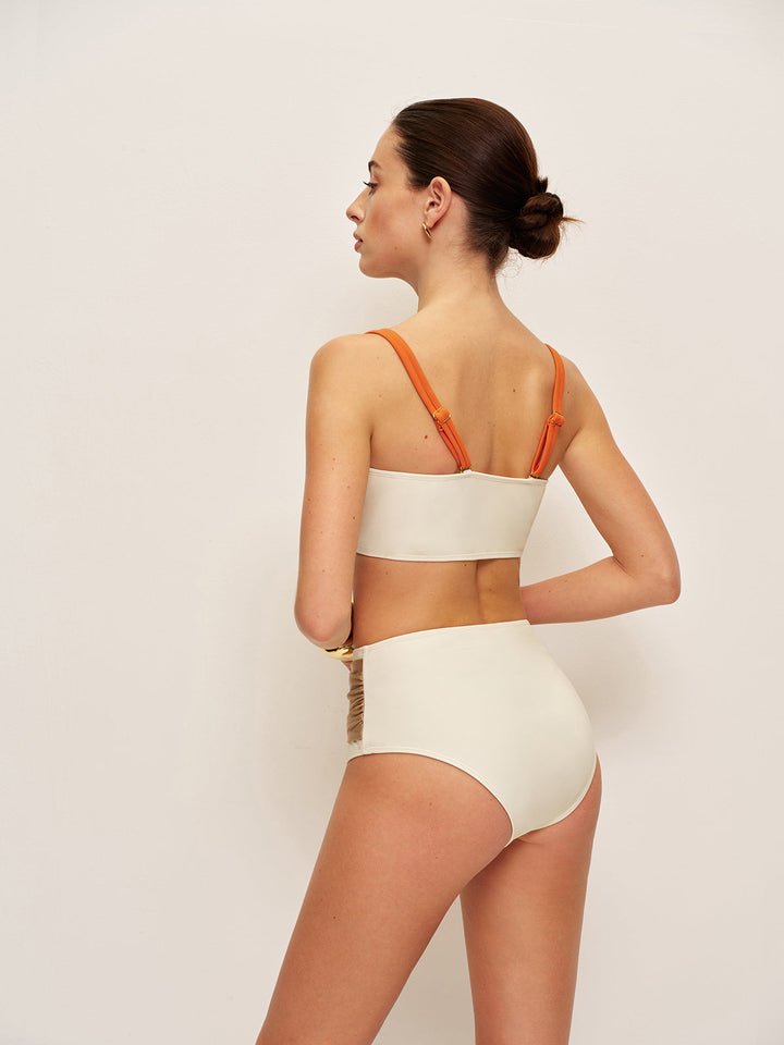 Canlı Renk Bloklu Bikini Seti Şık Kemer Tasarımı ile