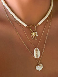 Çarpıcı Üç Katmanlı Kabuk Kolye