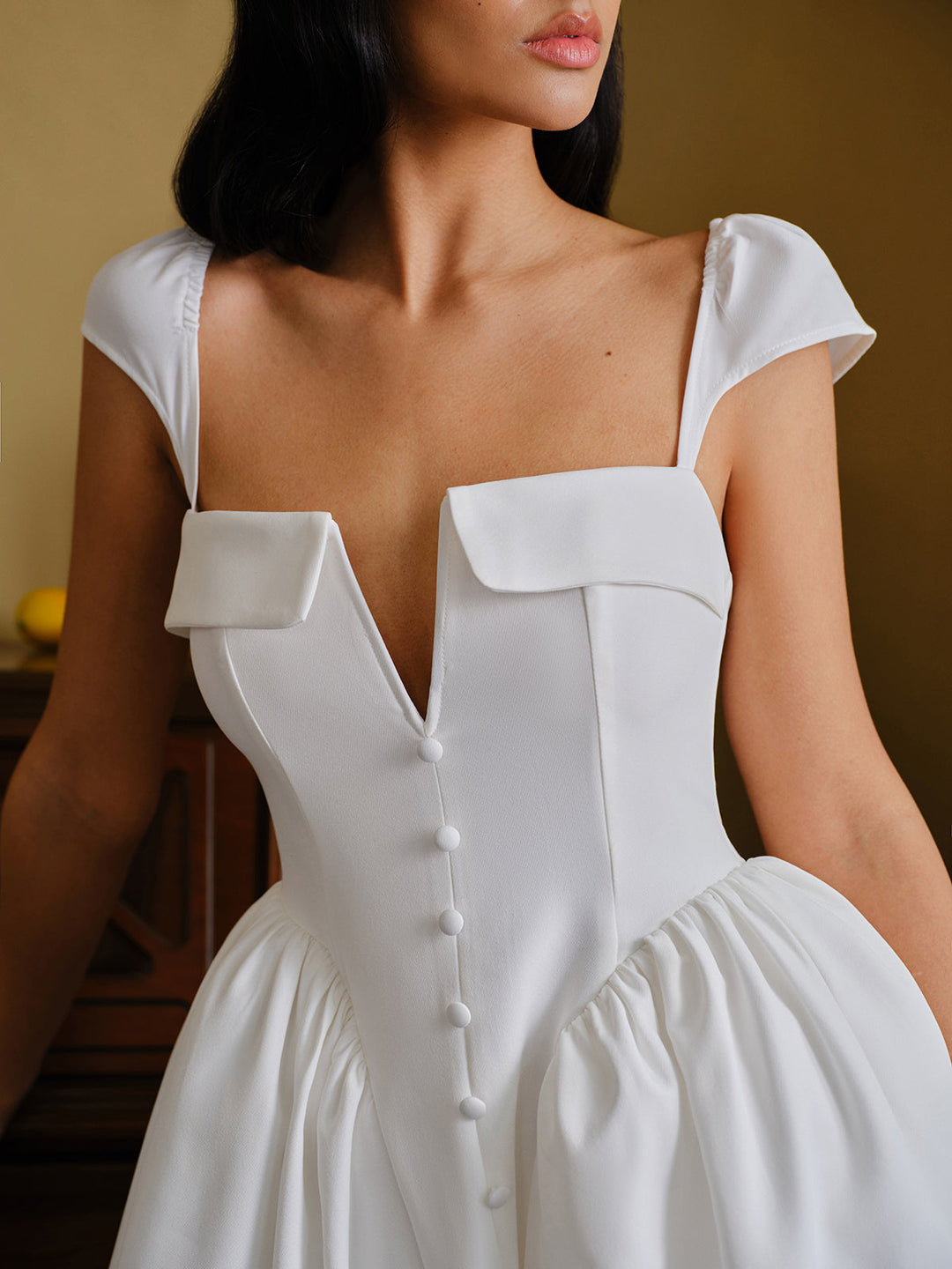 Çekici Düğmeli Kalp Yaka Balon Kol Abiye Elbise