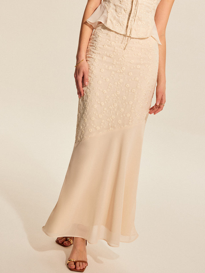 Çekici Çiçek Desenli Nakışlı A-Etek